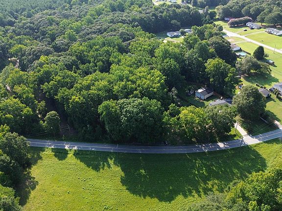2nd image of 578 Cooper Bridge Rd
