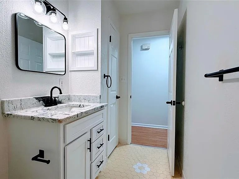 3429 S Polk Ave — Photo 10