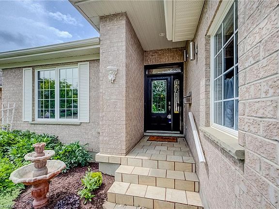 3rd image of 11 Sun Valley Dr