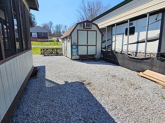 4th image of 6 Boo Blvd