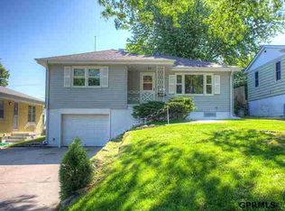 2823 S 38th Ave, Omaha, NE 68105