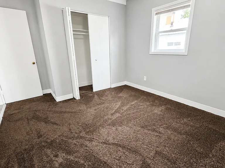 24641 Beverly St — Photo 13