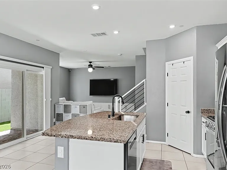 10634 Sariah Skye Ave — Photo 12