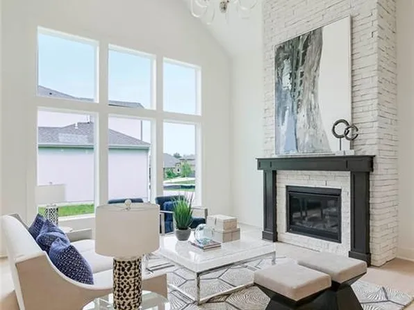 15910 W 163rd Ter, Olathe, KS 66062