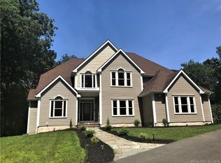 525 Peddlers Rd, Guilford, CT 06437