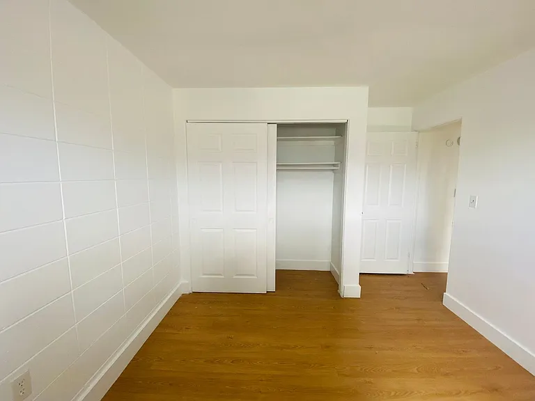 1341 W Point Dr #7 — Photo 13