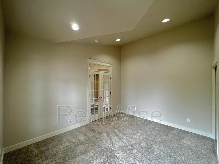 835 Nutcracker Dr — Photo 7