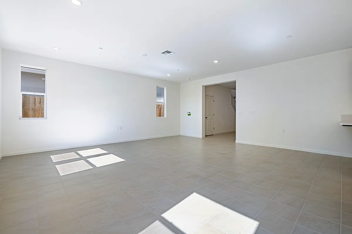 Building Photo - 6547 E Madison Ave