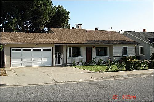 1st image of 622 E Puente St