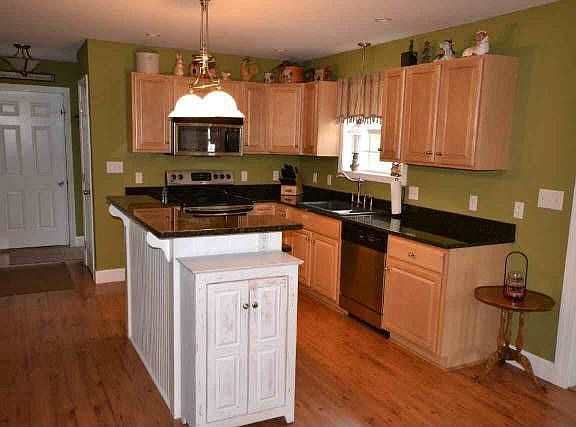 2nd image of 34 Western Reserve Trl