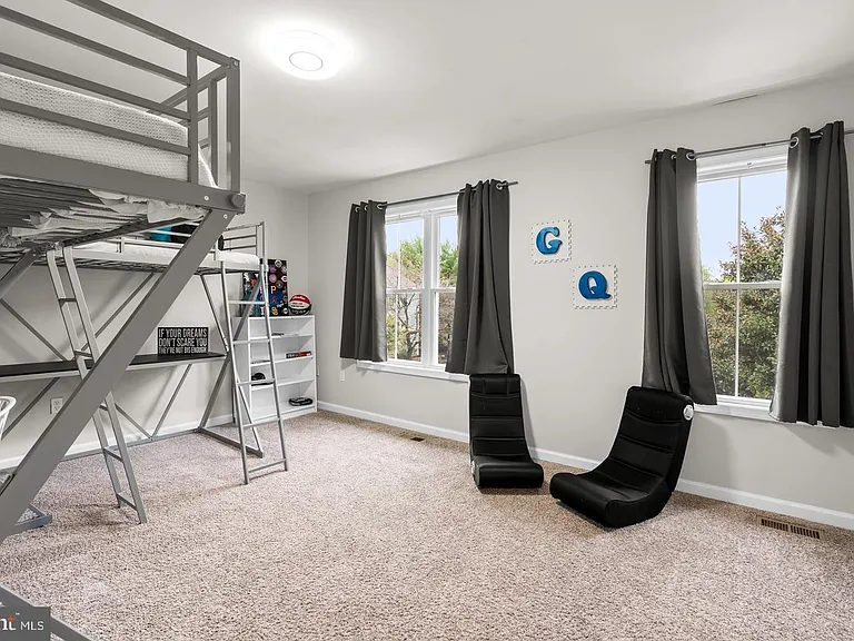 18005 Sunset Lake Ct — Photo 22