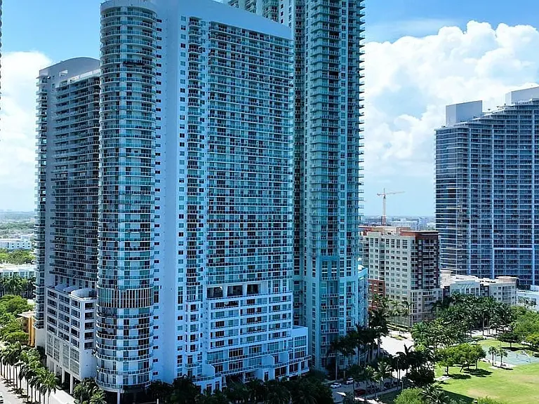 1800 N Bayshore Dr #2006 — Photo 33