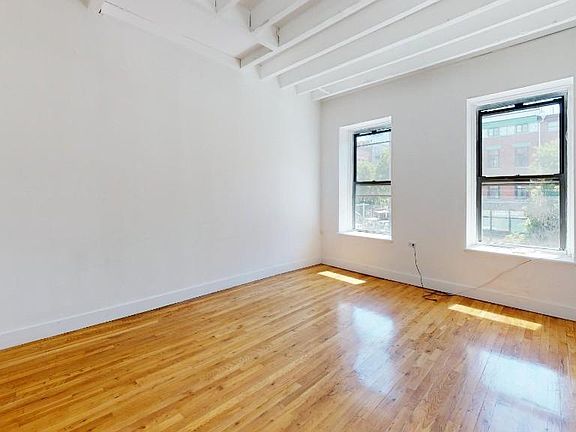 4th image of 81 2nd Ave APT 2