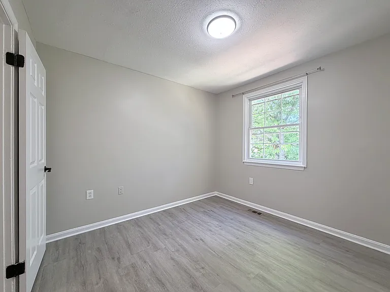 19533 Fetlock Dr — Photo 32