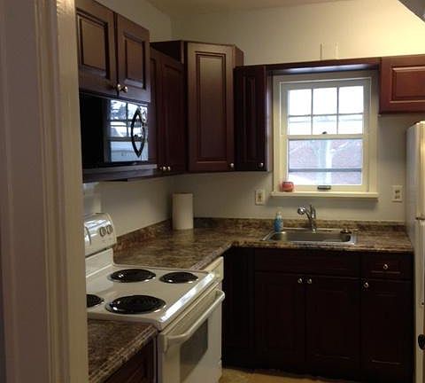 5th image of 1469 Rockland Ave