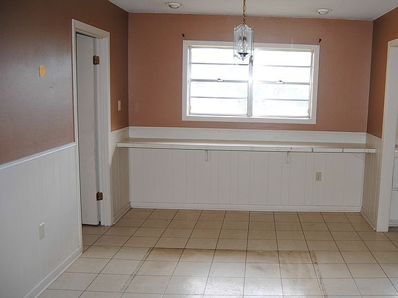4th image of 1526 Bernice St