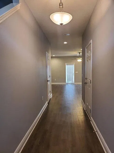 3 bed, 2.5 bath, 1569 sqft, $1,850 — Photo 3