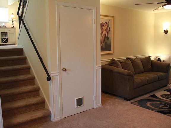 4th image of 464 Greenwood Ave