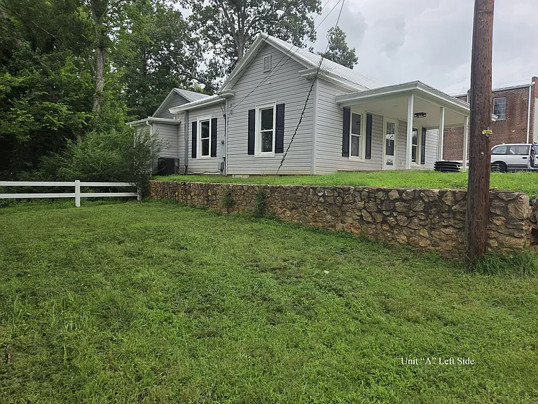 605 Grove St — Photo 16