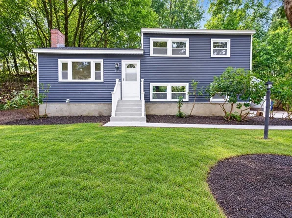 251 Winn St, Burlington, MA 01803
