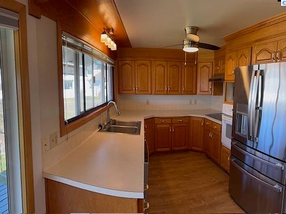 4th image of 1662 S Euclid Rd