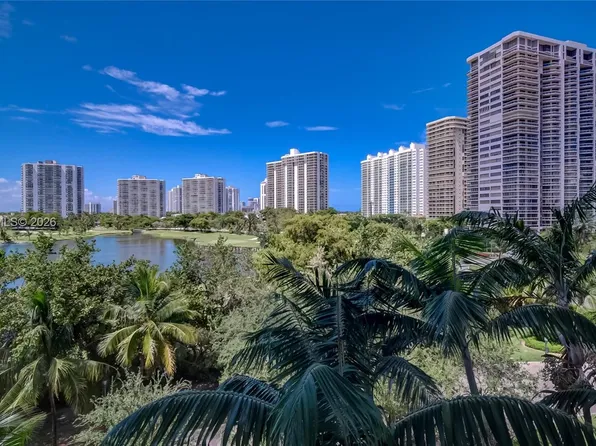 20000 Country Club Dr #512, Aventura, FL 33180