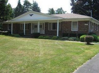 6273-6275 New Taylor Rd, Orchard Park, NY 14127