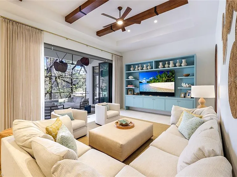 2904 Tiburon Blvd E — Photo 17
