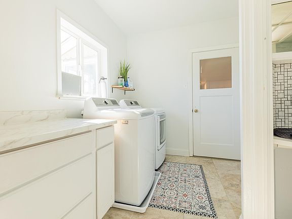 laundry room off kitchen