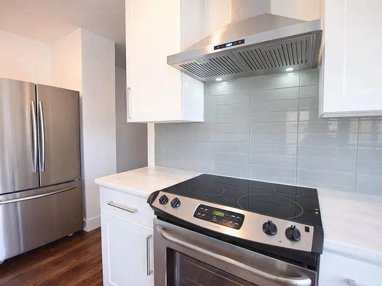 707 E Seneca St. — Photo 31