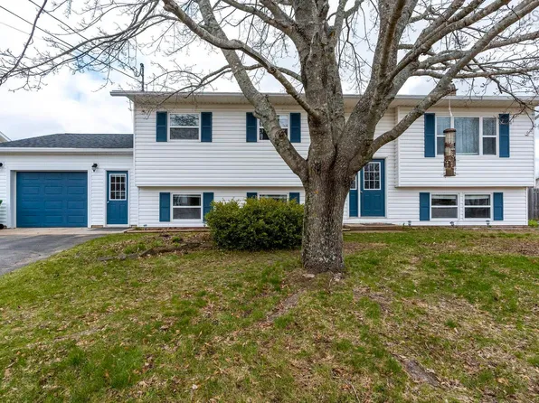 612 Crystal Dr, Greenwood, NS B0P 1R0