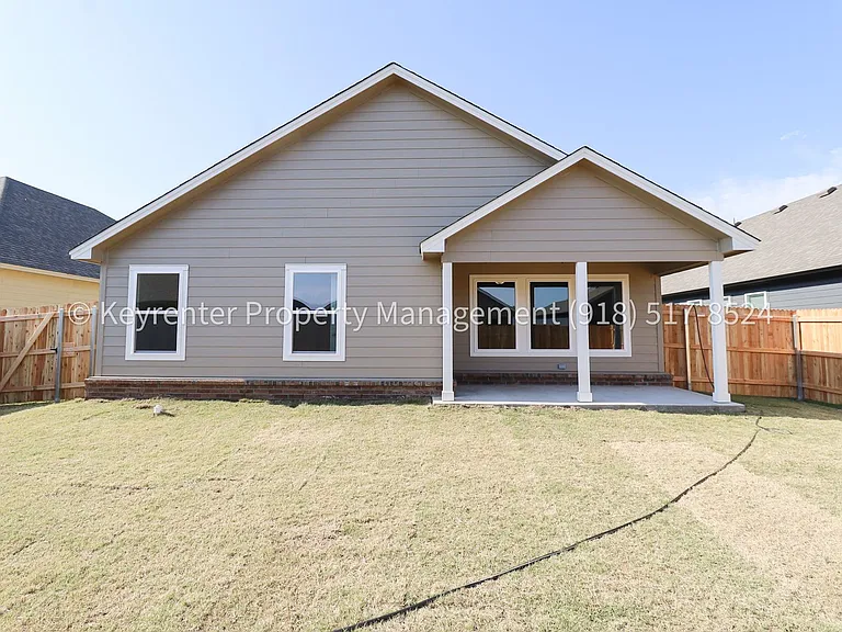 4500 W Winston St — Photo 35