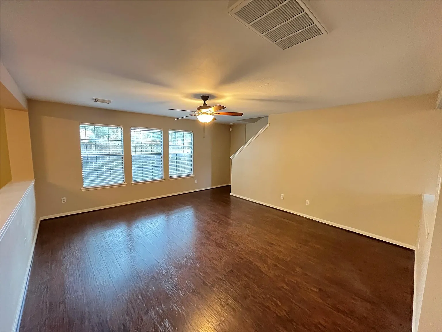 3 bed, 2.5 bath, 2030 sqft, $1,900 — Photo 3