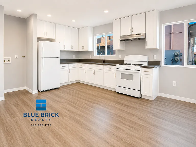 1242 W 93rd St #1/4 — Photo 2