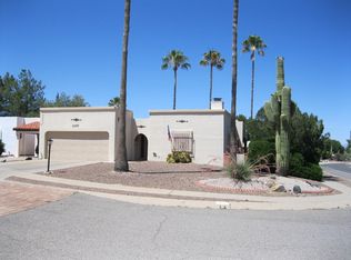 1057 N Abrego Dr, Green Valley, AZ 85614