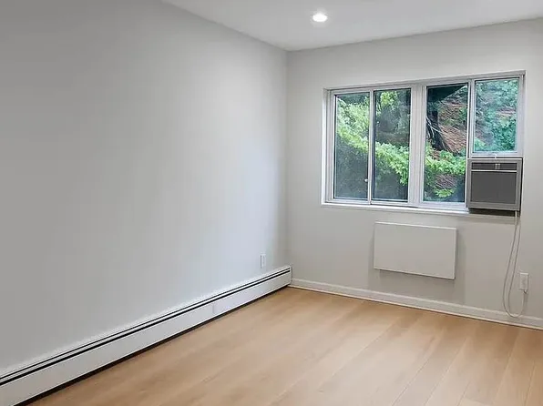 987 Hancock Street image 2 of 4