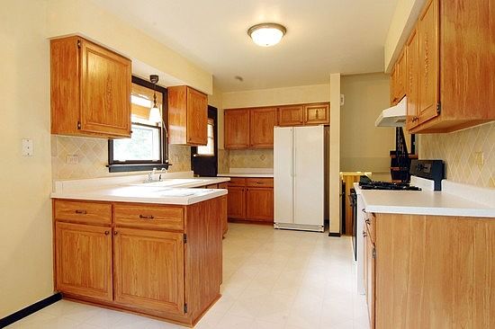 2nd image of 1264 Campbell Ave