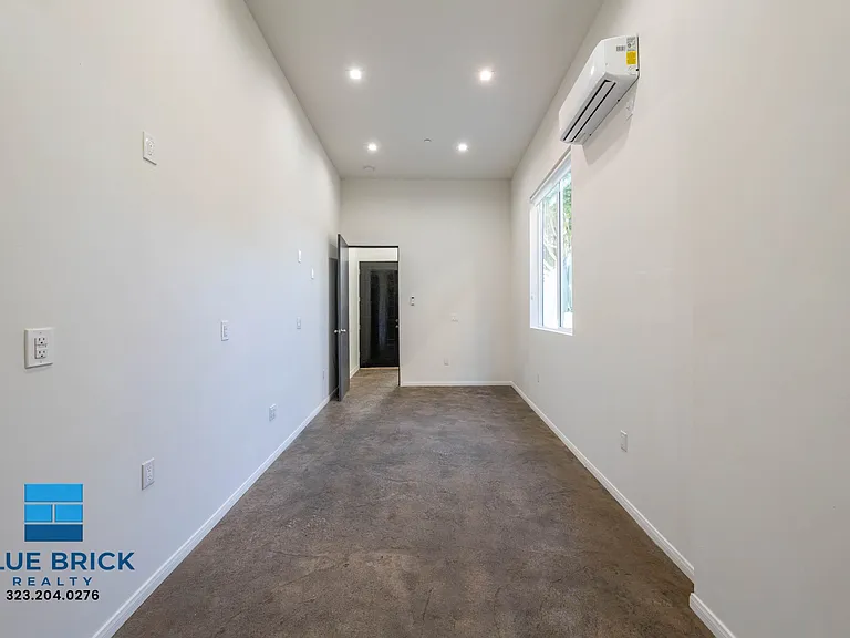 5239-5241 Huntington Dr S — Photo 14