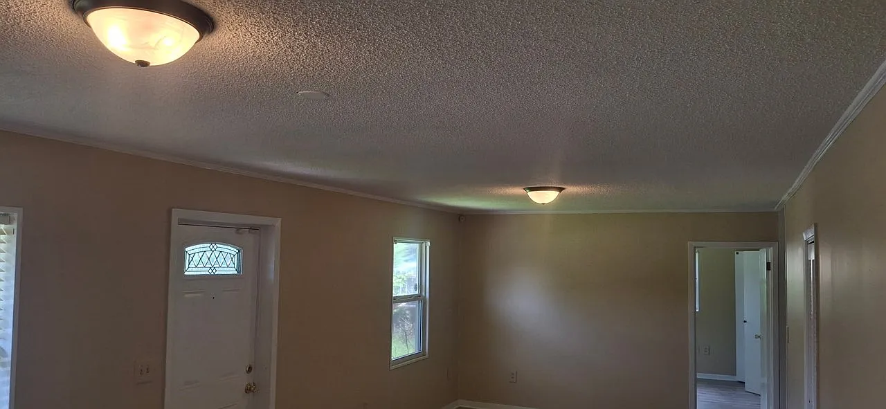 4 bed, 1984 sqft, $2,195 — Photo 4