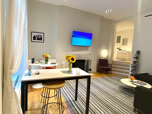 Rented by Corcoran | media 25