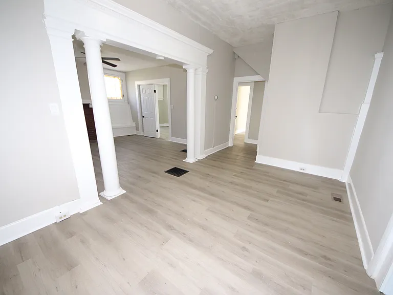 3309 Elgin Ave — Photo 7