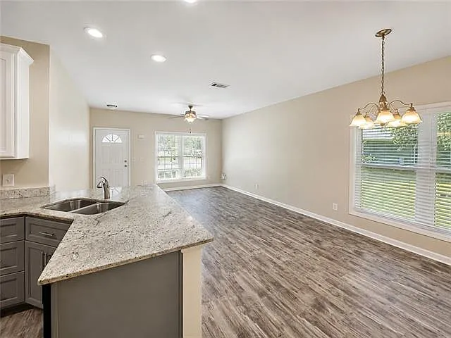 443 Juliette Ln — Photo 7