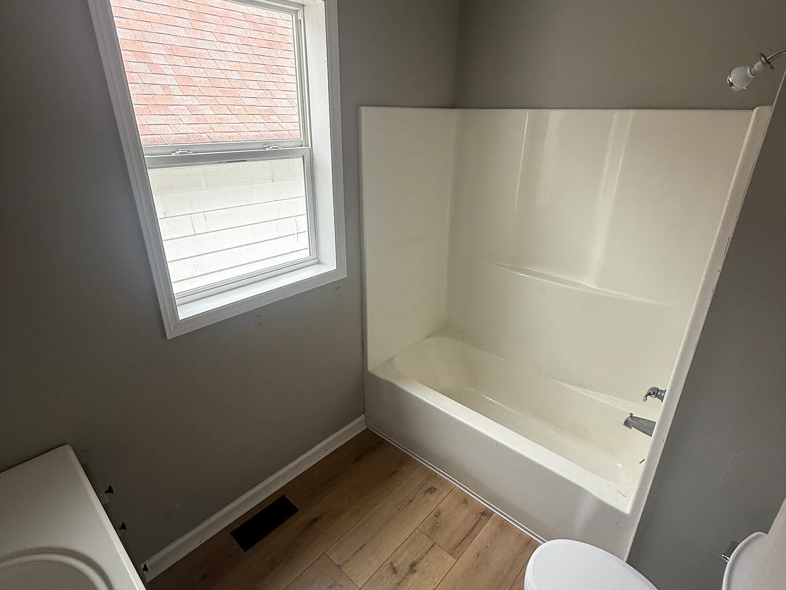 756 Henderson St — Photo 3