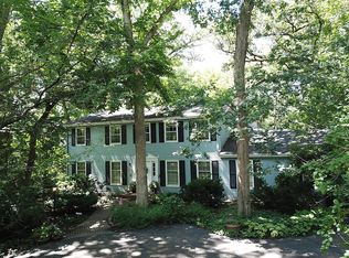 2S510 Williams Rd, Warrenville, IL 60555