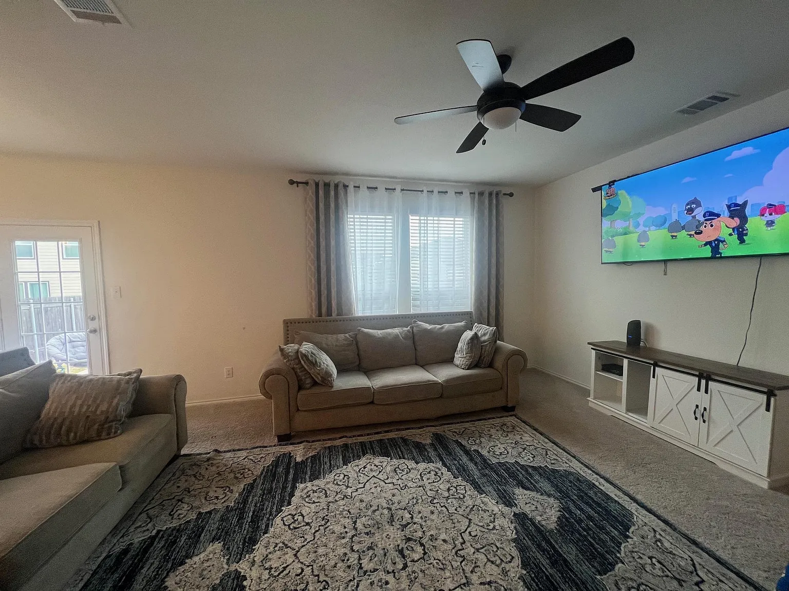 4 bed, 3.0 bath, 2250 sqft, $2,500 — Photo 3