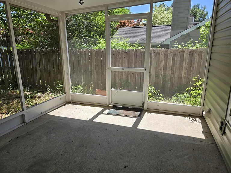 107 Raintree Ct — Photo 15
