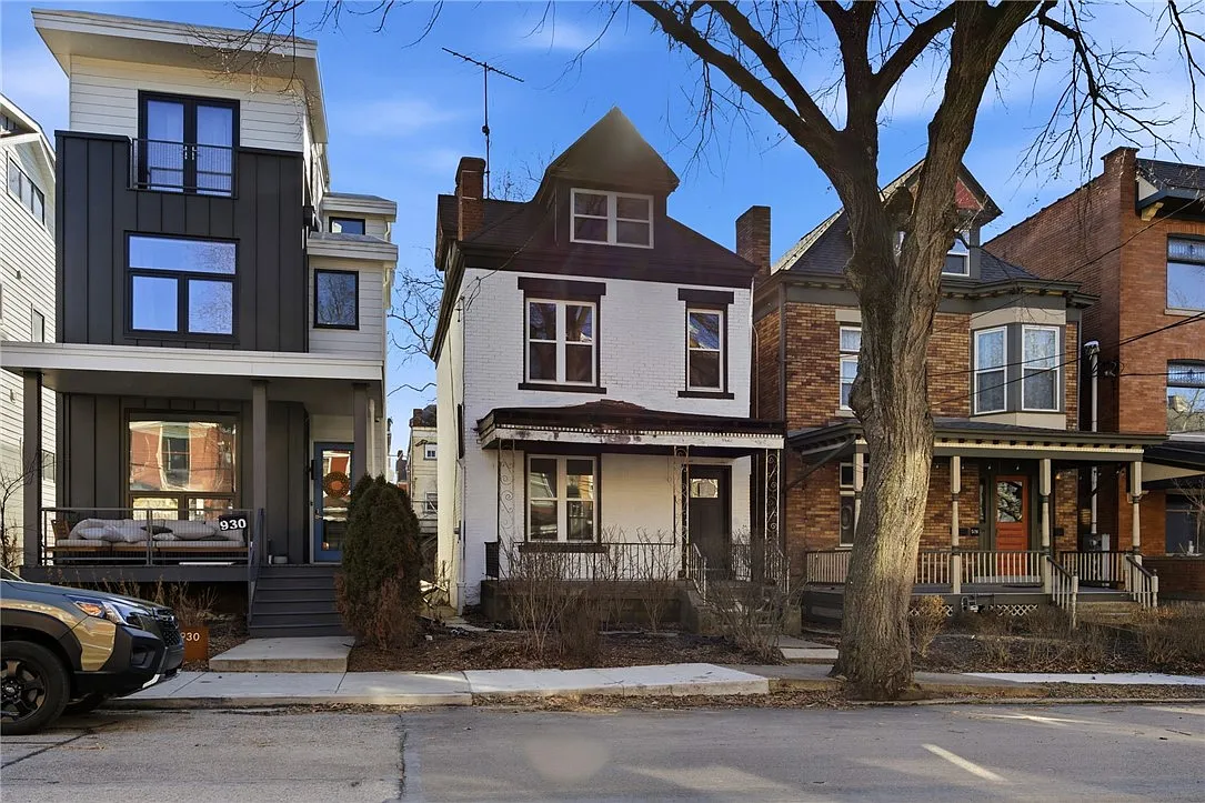 928 Mellon St photo 1