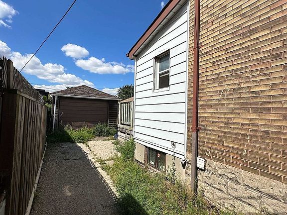 5th image of 666 Jane St