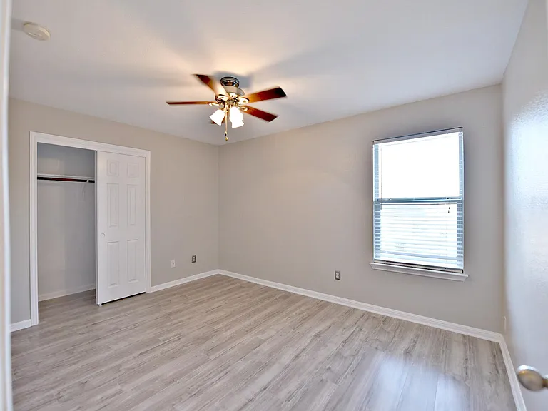 2806 Stirrup Cv — Photo 18