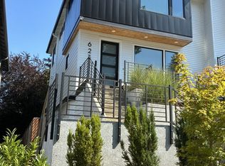 627 SW Lobelia St, Portland, OR 97219
